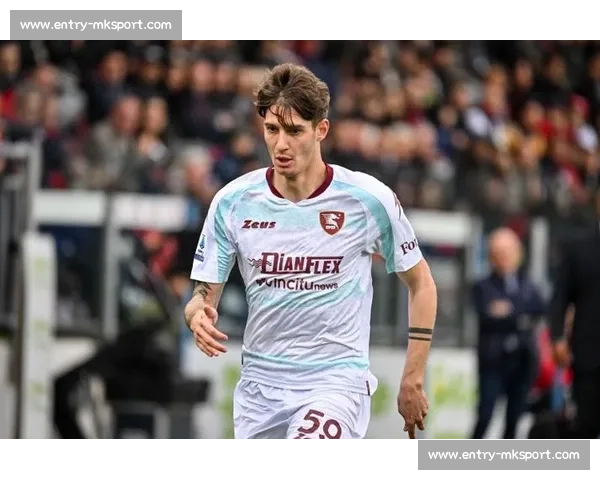 意甲双雄竞逐那不勒斯右后卫扎诺利