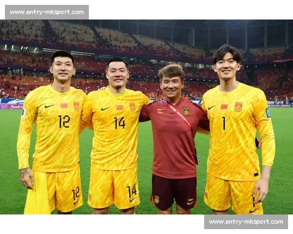 颜骏凌压阵，薛庆浩、于金永加盟：国足东亚杯门将新老交替解析